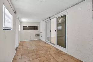 5646 Blueberry Ct, Lauderhill, FL 33313 - Photo 17
