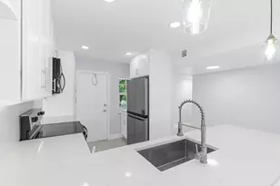 2901 S Palm Aire Dr, Pompano Beach, FL 33069 - Photo 5