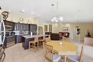 1042 NW 110th Ln, Coral Springs, FL 33071 - Photo 11
