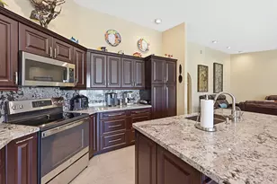 1042 NW 110th Ln, Coral Springs, FL 33071 - Photo 11