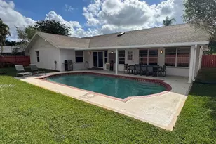 1860 Primrose Ln, Wellington, FL 33414 - Photo 13