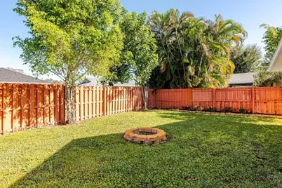 1860 Primrose Lane, Wellington, FL 33414 - Photo 19