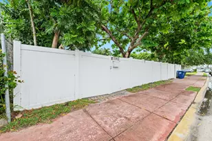 2183 Bay Dr, Miami Beach, FL 33141 - Photo 13