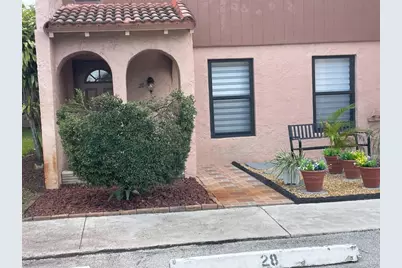 28 Madrid Lane, Davie, FL 33324 - Photo 1
