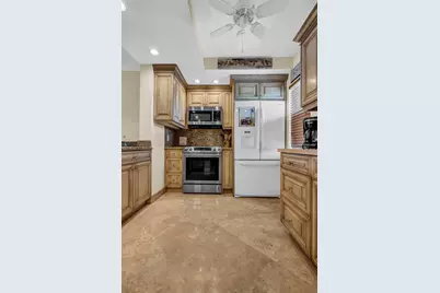 3050 NE 48th Court #305, Lighthouse Point, FL 33064 - Photo 5