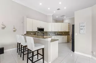 12420 NW 50th Pl, Coral Springs, FL 33076 - Photo 11