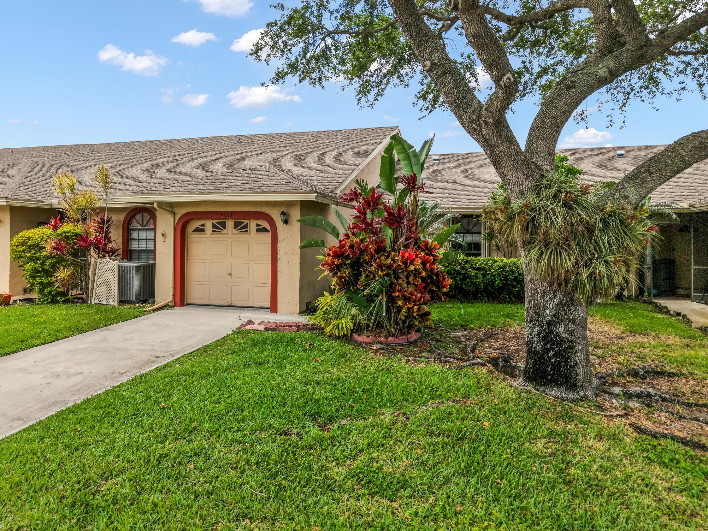 9663 NW 76th St main architectural view