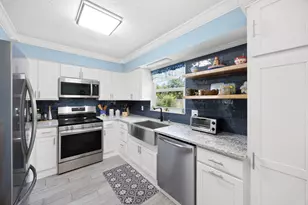 8704 SE Jardin St, Hobe Sound, FL 33455 - Photo 5