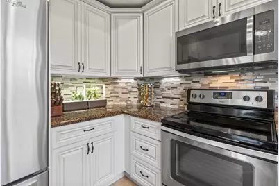 2030 Discovery Circle E, Deerfield Beach, FL 33442 - Photo 11
