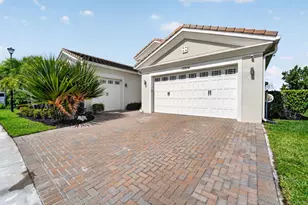 15804 Goldfinch Cir, The Acreage, FL 33470 - Photo 3