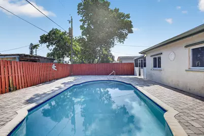 8600 NW 29th Street, Sunrise, FL 33322 - Photo 17