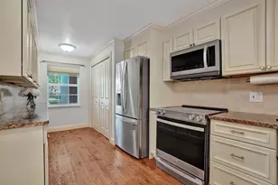 3621 Oaks Clubhouse Dr, Pompano Beach, FL 33069 - Photo 9