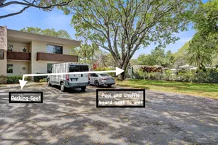 3621 Oaks Clubhouse Dr, Pompano Beach, FL 33069 - Photo 3