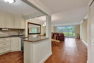 3621 Oaks Clubhouse Dr, Pompano Beach, FL 33069 - Photo 7