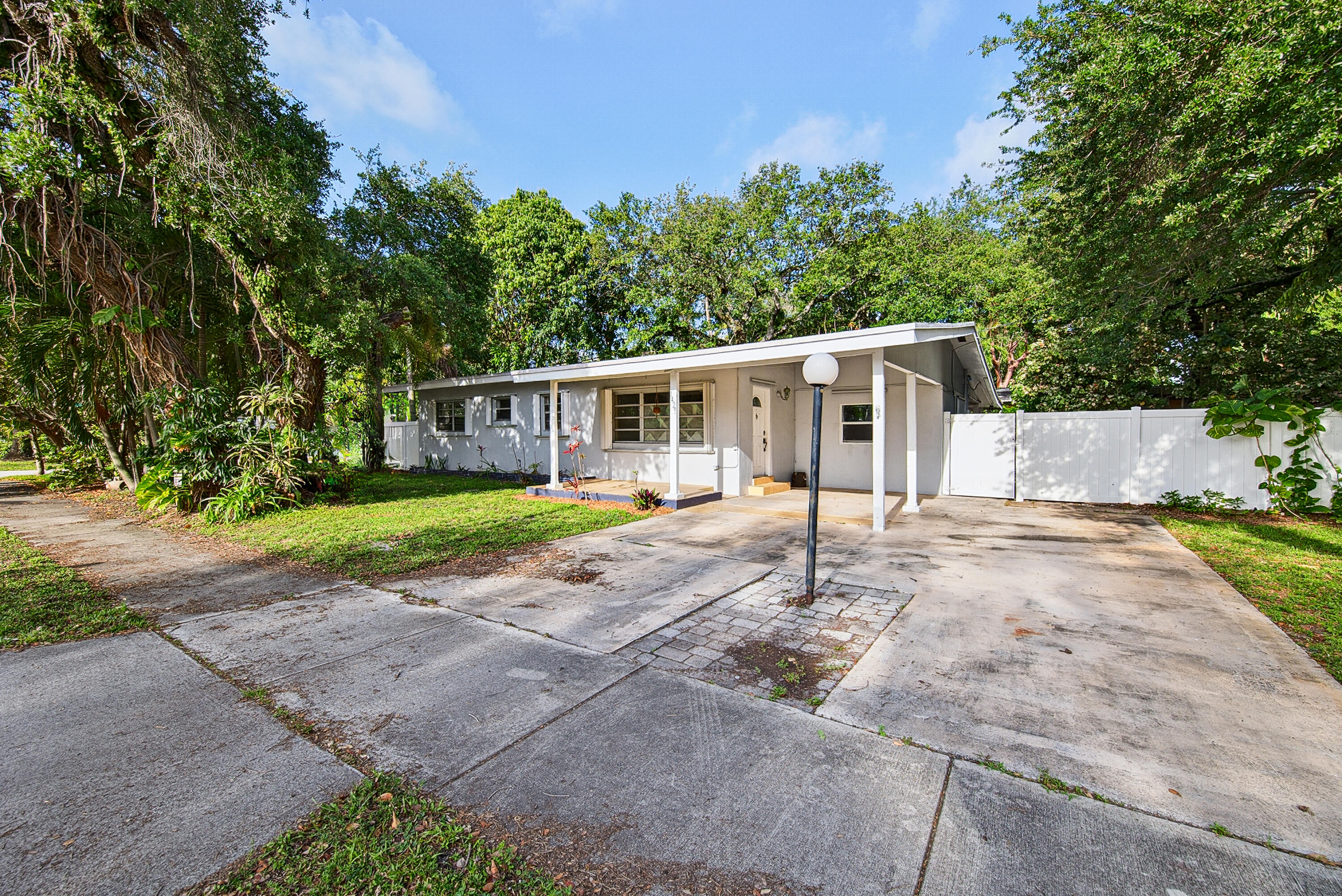1425 SW 19th Ave - 1425 SW 19th Ave, Fort Lauderdale, FL 33312 Luxury Property | Jose Angel Pina