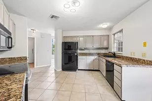 160 Royal Pine Cir S, Royal Palm Beach, FL 33411 - Photo 9