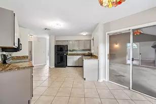160 Royal Pine Cir S, Royal Palm Beach, FL 33411 - Photo 7