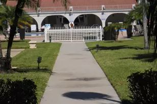250 NE 20th St, Boca Raton, FL 33431 - Photo 25