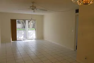 250 NE 20th St, Boca Raton, FL 33431 - Photo 13