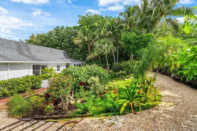 1100 N Ocean Boulevard, Gulf Stream, FL 33483 - Photo 25