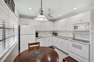 127 Lake Gloria Dr, West Palm Beach, FL 33411 - Photo 7