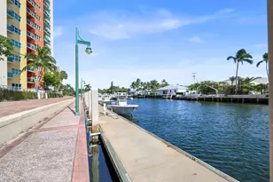 2650 Lake Shore Dr, Riviera Beach, FL 33404 - Photo 35