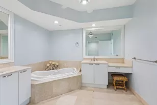 2650 Lake Shore Dr, Riviera Beach, FL 33404 - Photo 21
