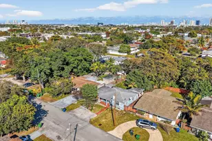 131 SW 7th Terrace, Hallandale Beach, FL 33009 - Photo 43