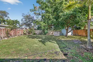 131 SW 7th Terrace, Hallandale Beach, FL 33009 - Photo 33
