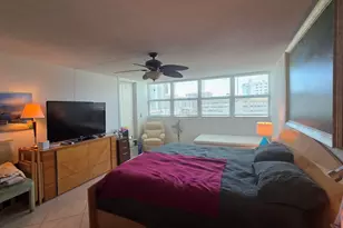 100 Golden Isles Dr, Hallandale Beach, FL 33009 - Photo 21