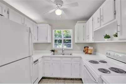 17 Vista Palm Lane #201, Vero Beach, FL 32962 - Photo 3