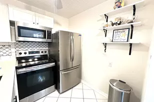 131 Oakridge J, Deerfield Beach, FL 33442 - Photo 9