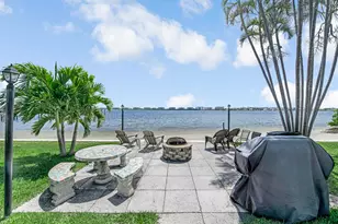 1430 S Lakeside Dr, Lake Worth Beach, FL 33460 - Photo 1