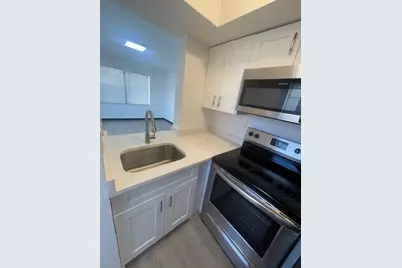 411 SE 10th Street #5, Hallandale Beach, FL 33009 - Photo 5