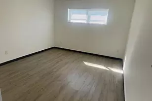 411 SE 10th St, Hallandale Beach, FL 33009 - Photo 11