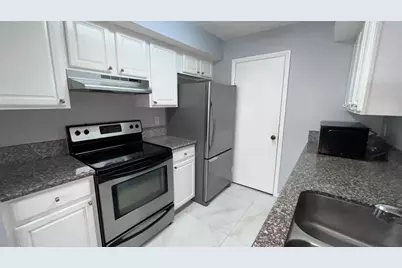 815 W Boynton Beach Boulevard #11-107, Boynton Beach, FL 33426 - Photo 3