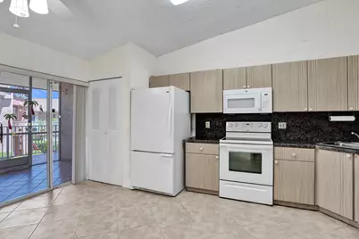 7243 S Devon Drive, Tamarac, FL 33321 - Photo 9