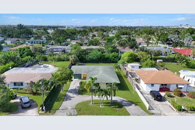 2022 Collier Avenue, Lake Worth, FL 33461 - Photo 37
