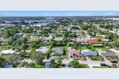 2022 Collier Avenue, Lake Worth, FL 33461 - Photo 35