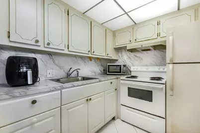 301 Preston H #301, Boca Raton, FL 33434 - Photo 9