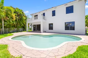1324 Beacon Cir, Wellington, FL 33414 - Photo 5