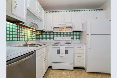 21 Pine Arbor Lane #104, Vero Beach, FL 32962 - Photo 9