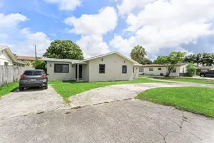 4727 Myrtle Ln, West Palm Beach, FL 33417 - Photo 3