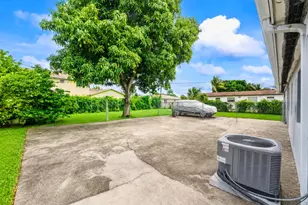 4727 Myrtle Ln, West Palm Beach, FL 33417 - Photo 23