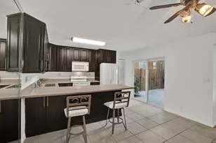 9110 SW 22nd Ct, Davie, FL 33324 - Photo 11