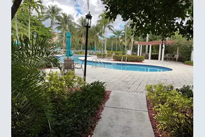 6533 Emerald Dunes Drive #108  W/garage, West Palm Beach, FL 33411 - Photo 9