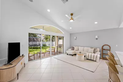 4245 Bluff Harbor Way, Wellington, FL 33449 - Photo 17