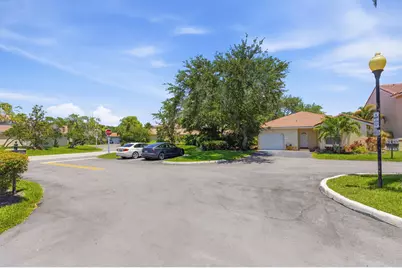 1472 Garden Road, Weston, FL 33326 - Photo 3