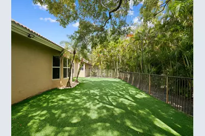 1207 Manor Drive S, Weston, FL 33326 - Photo 9