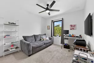 527 NW 17th St, Fort Lauderdale, FL 33311 - Photo 17